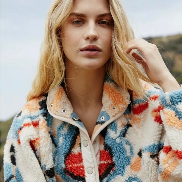 Free People Jackets & Blazers - Free People Rocky Ridge Sherpa snap Jacket
